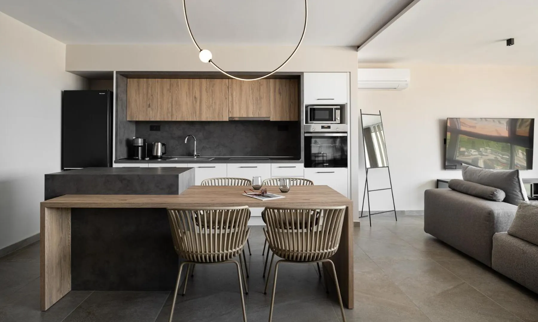 Az Premium Suite- 106 Thessaloniki Greece